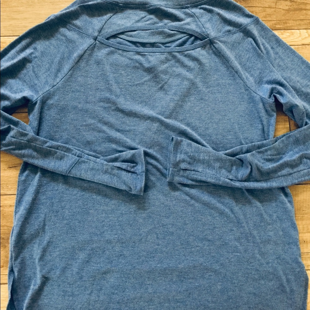 Danskin leggings top with sm cut out in back